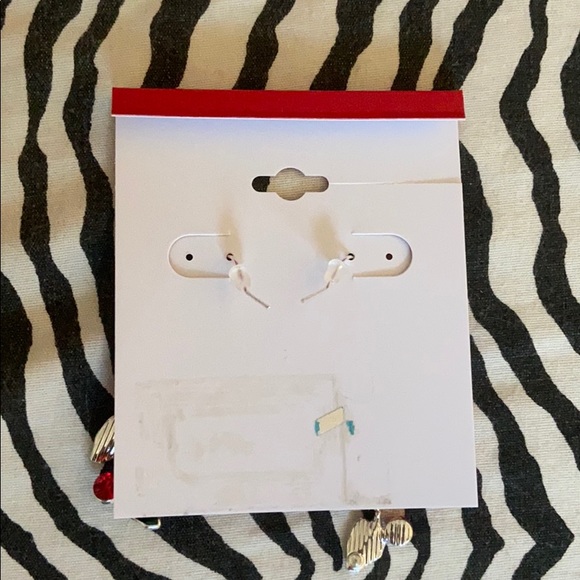 NWOT Christmas Holly Dangle Earrings - Picture 3 of 3